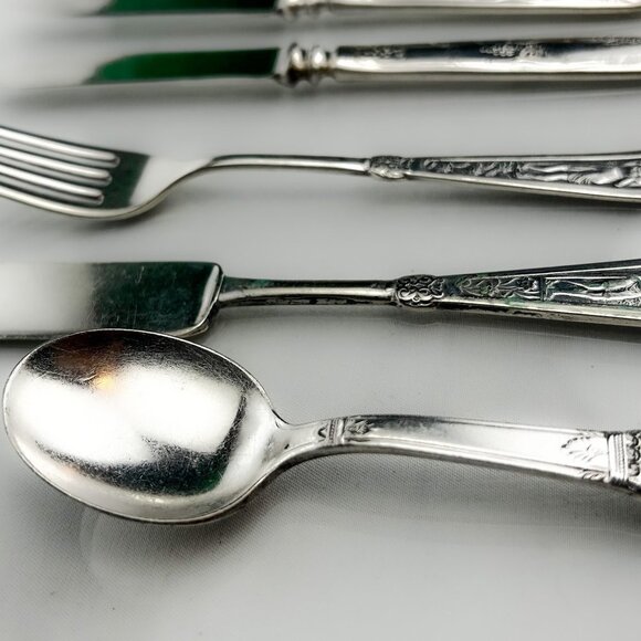 VINTAGE Silverware 9-pc | Collectible Serving Pieces | WM. Rogers - Picture 5 of 10